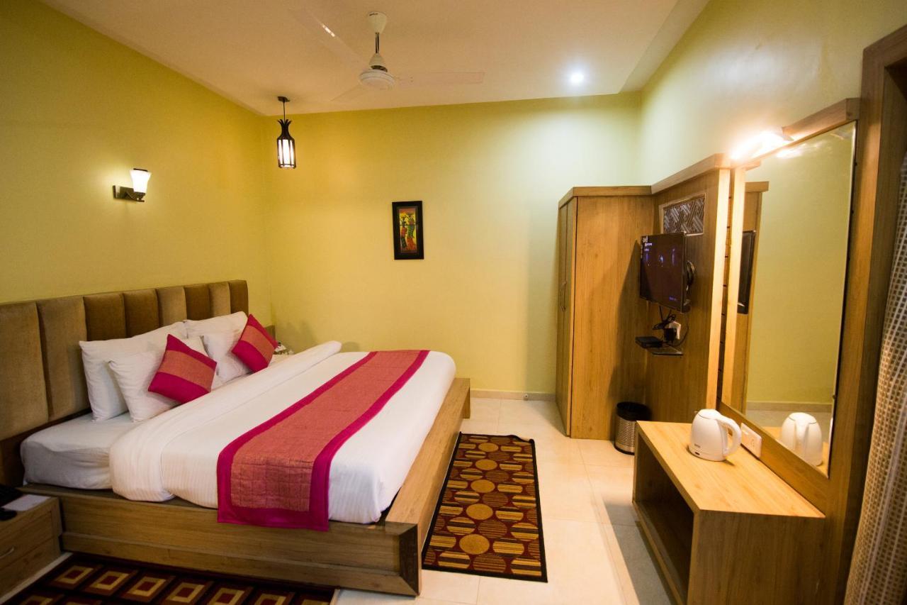 The River Front Resort Sitapur Muafi Exterior foto