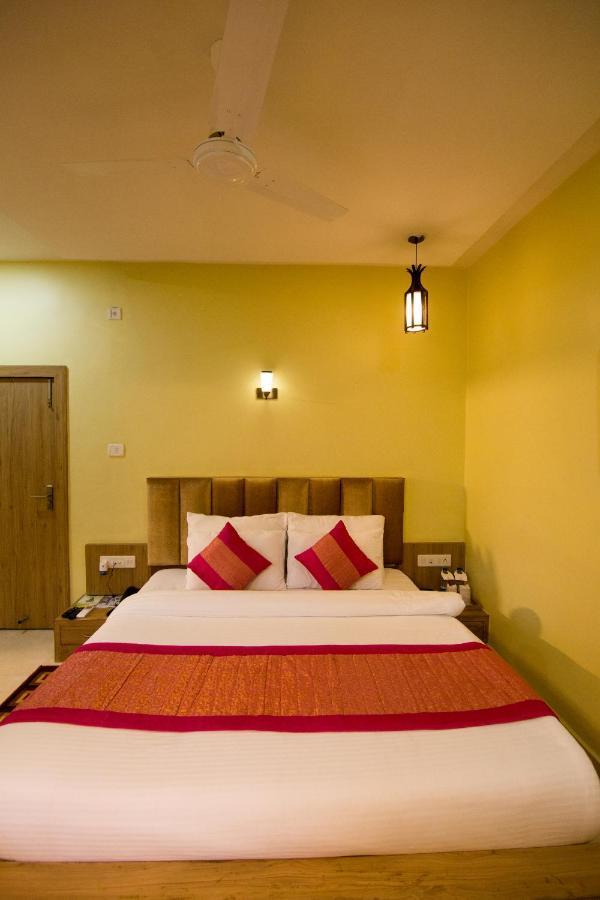 The River Front Resort Sitapur Muafi Exterior foto