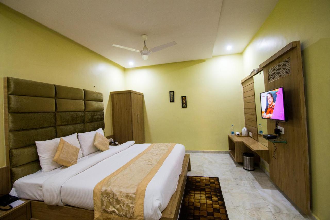The River Front Resort Sitapur Muafi Exterior foto