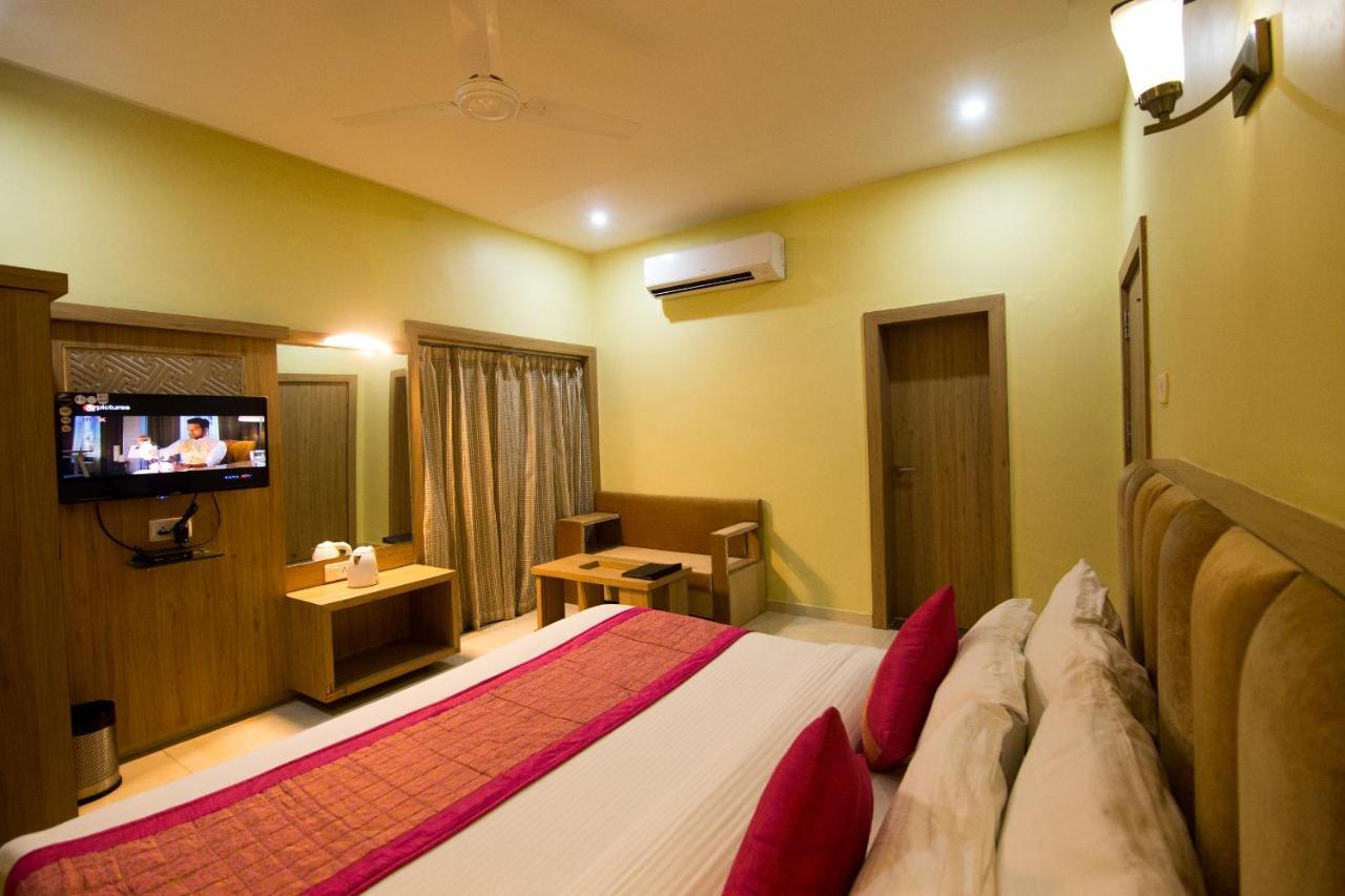 The River Front Resort Sitapur Muafi Exterior foto