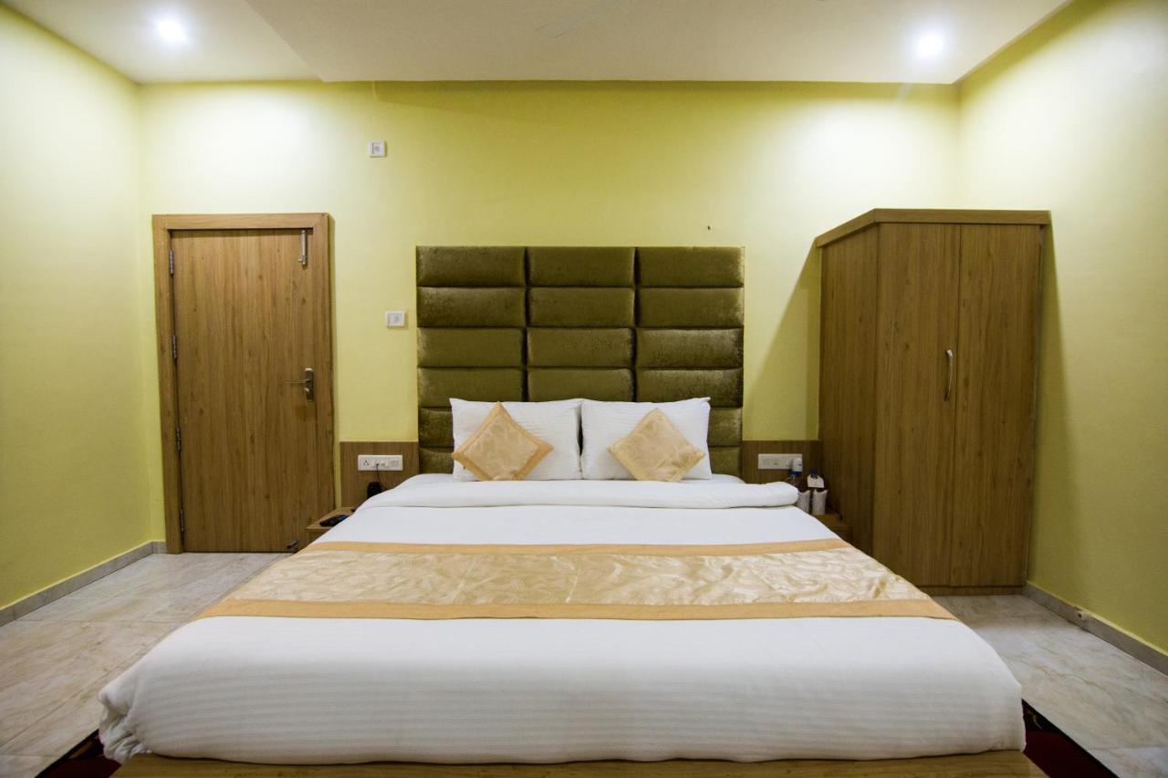 The River Front Resort Sitapur Muafi Exterior foto