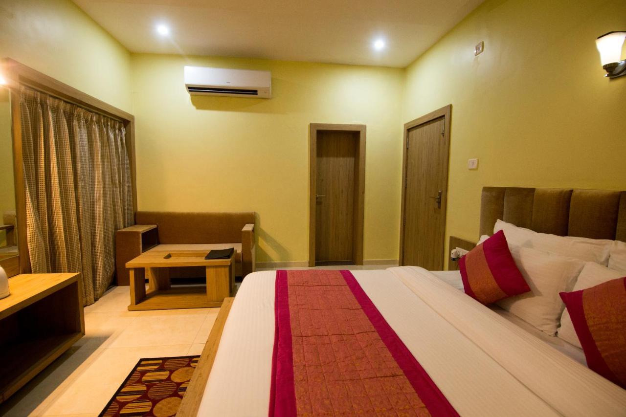 The River Front Resort Sitapur Muafi Exterior foto